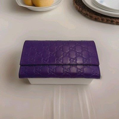 Gucci Women's Signature Leather Long Wallet Closure Button Purple Colour 💜. 