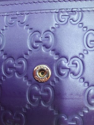 Gucci Women's Signature Leather Long Wallet Closure Button Purple Colour 💜. 