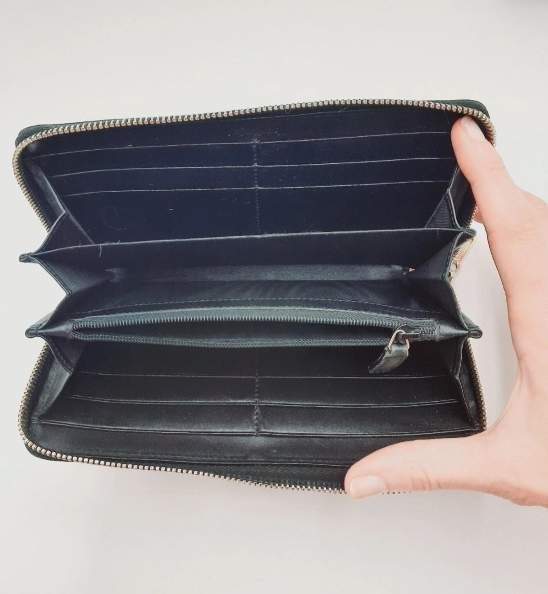 YSL Saint Laurent Cassandra Wallet Patent leather. SASHAANT