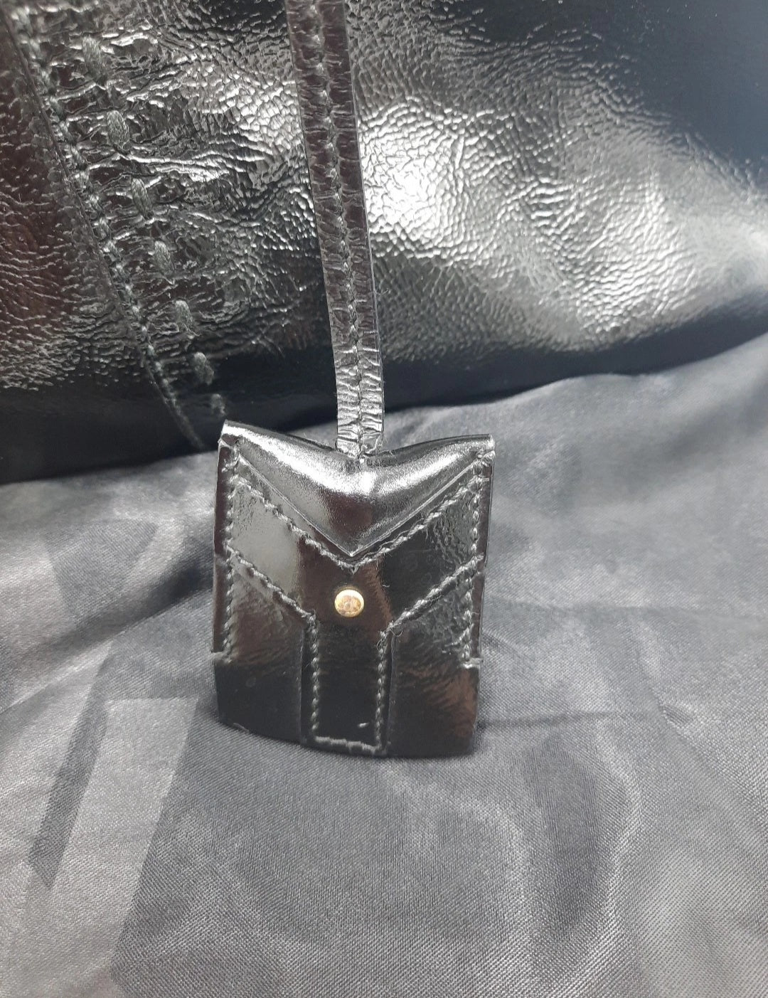 YSL Saint Laurent Muse Tote Patent Leather Handbag Large Black Color. SASHAANT