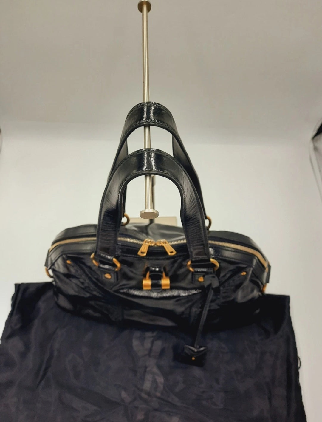 YSL Saint Laurent Muse Tote Patent Leather Handbag Large Black Color. SASHAANT