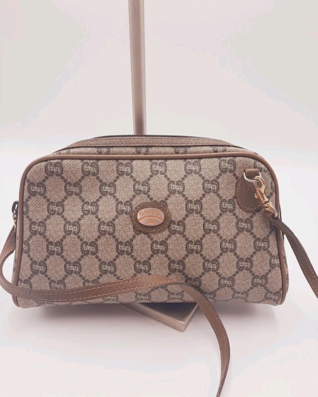 Gucci Supreme Plus Vintage Small PVC Leather Crossbody Shoulder Handbag Brown.